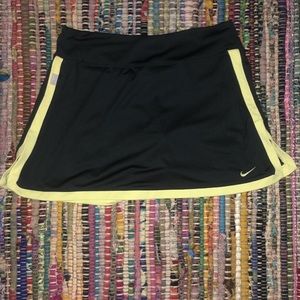 Grey/yellow Nike tennis skirt